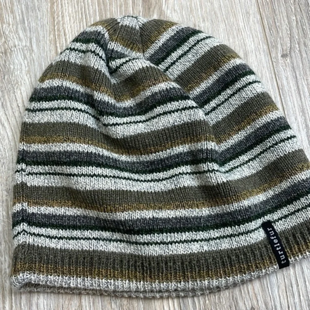 Turtleflur green striped winter hat